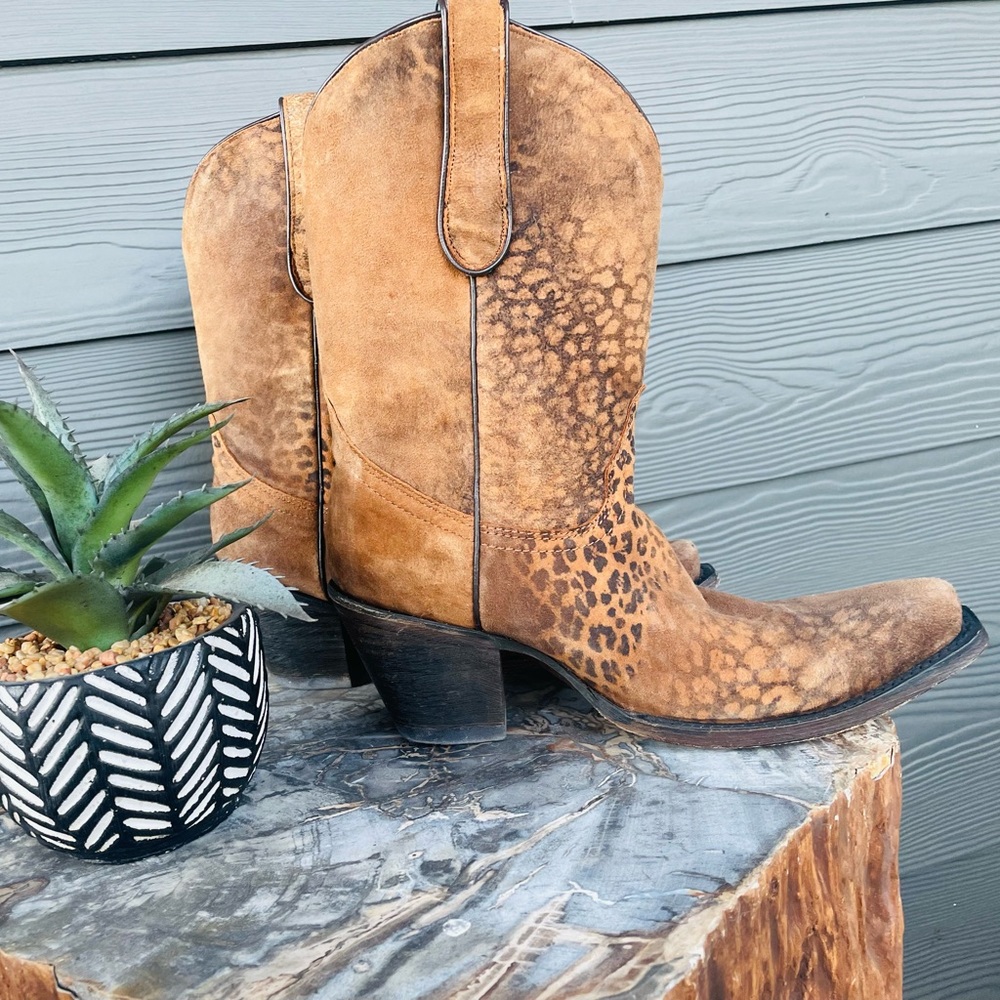 Corral Womens Leopard Print Ankle Boots